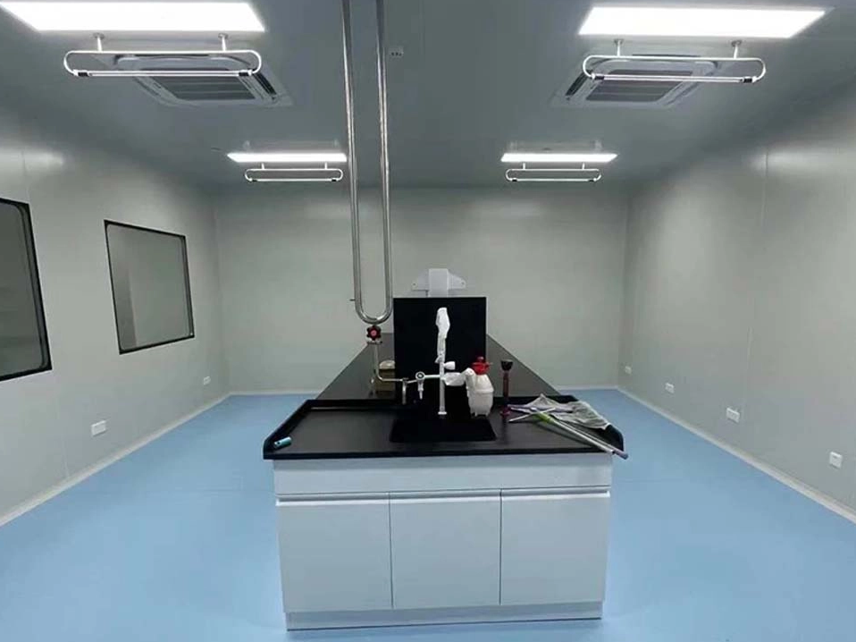 ما هي التحديات في بناء الغرفة النظيفة؟