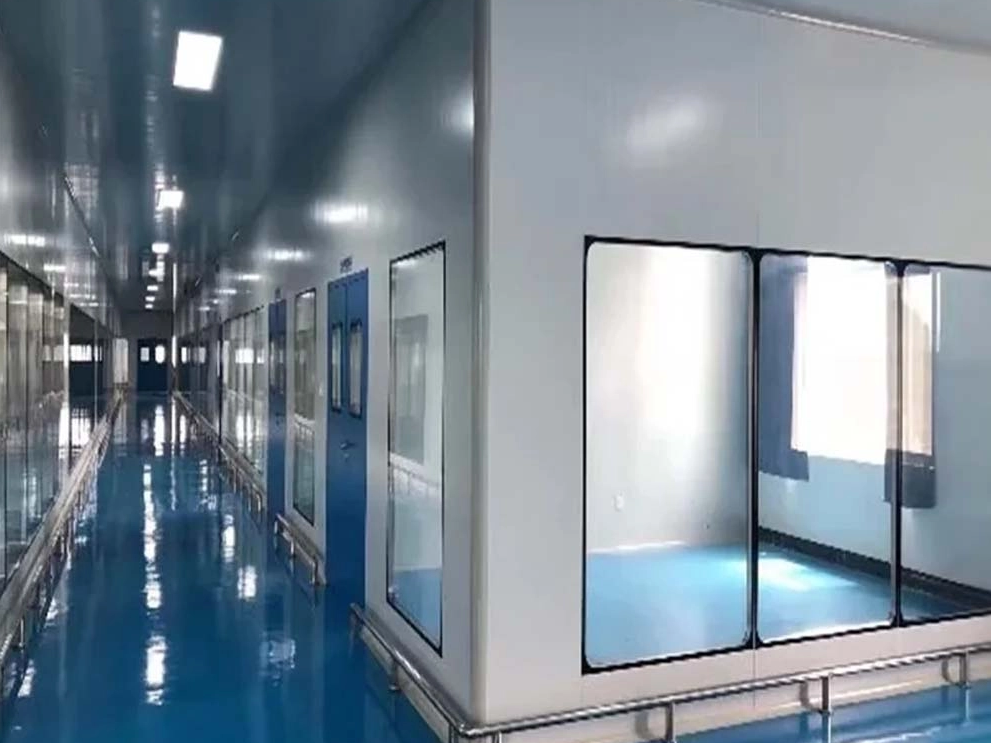 كيف يتم استخدام الغرف النظيفة في التكنولوجيا الحيوية وأبحاث الأدوية؟